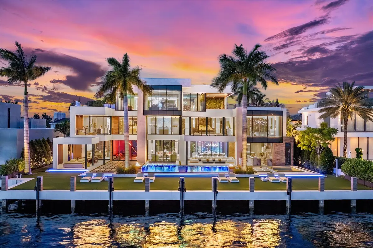 2406 Laguna Dr, Fort Lauderdale, FL 33316 - Image #1