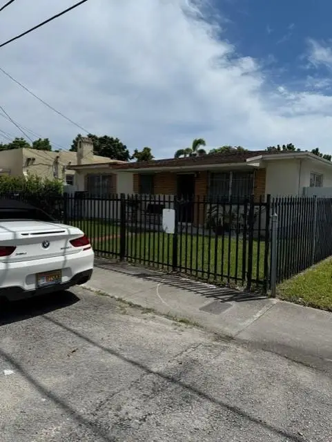 3446 NW 17 St, Miami, FL 33125 - Image #1