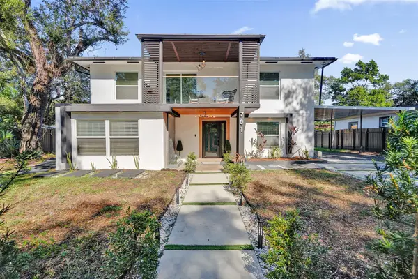 701 NE 164th St, Miami, FL 33162