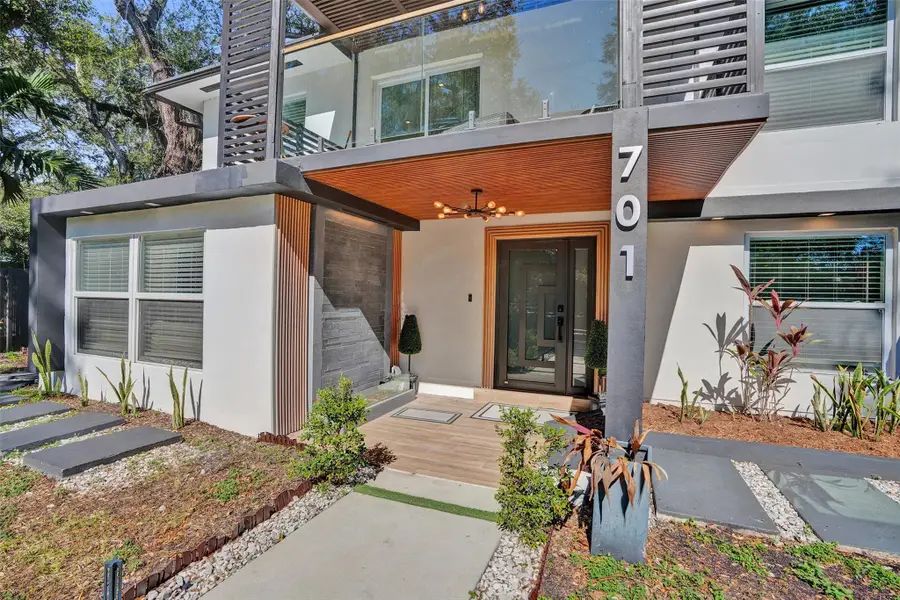 701 NE 164th St, Miami, FL 33162 - Image #2