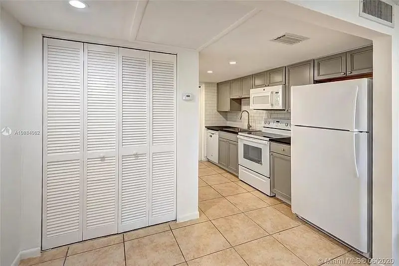 4121 NW 26th St #T14, Lauderhill, FL 33313 - Image #2