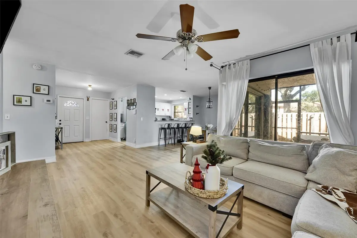 50 Chestnut Cir, Hollywood, FL 33026 - Image #1