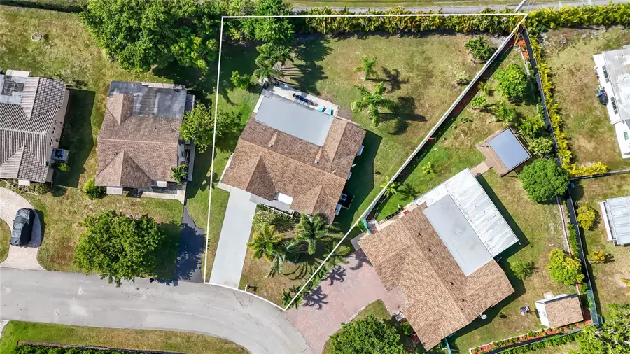 7013 NW 99th Way, Tamarac, FL 33321 - Image #3