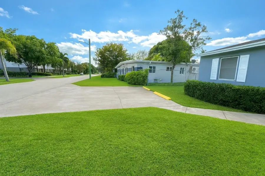 741 NW 10th Terrace, Fort Lauderdale, FL 33311 - Image #2