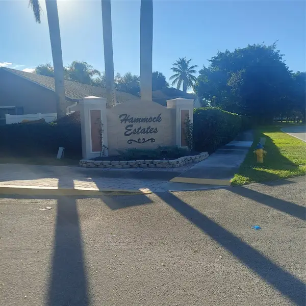 1424 NW 49th Ave, Coconut Creek, FL 33063