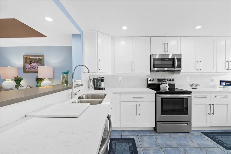 630 NE 20th Ln, Boynton Beach, FL 33435 - Image #2