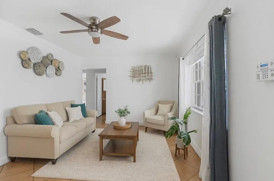 31 Miami Gardens Rd, West Park, FL 33023 - Image #3