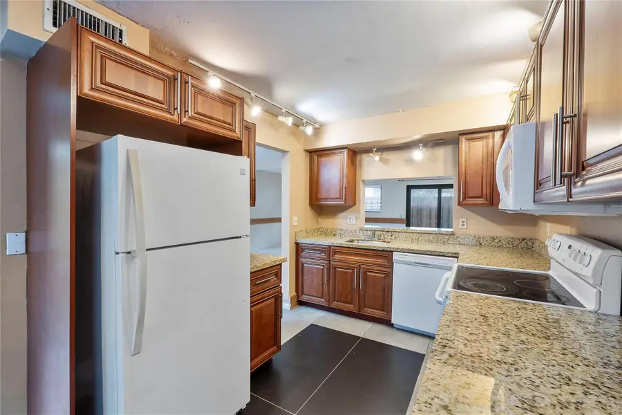 2157 NW 37th #2157, Coconut Creek, FL 33066 - Image #3