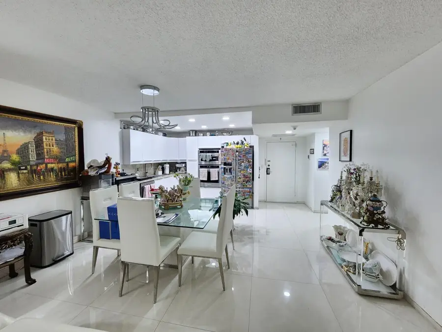 2500 Parkview Dr #403, Hallandale Beach, FL 33009 - Image #3