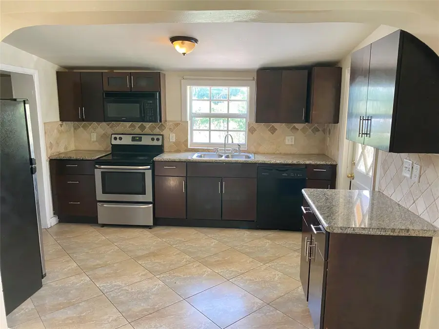 1430 NE 41st Dr, Pompano Beach, FL 33064 - Image #2