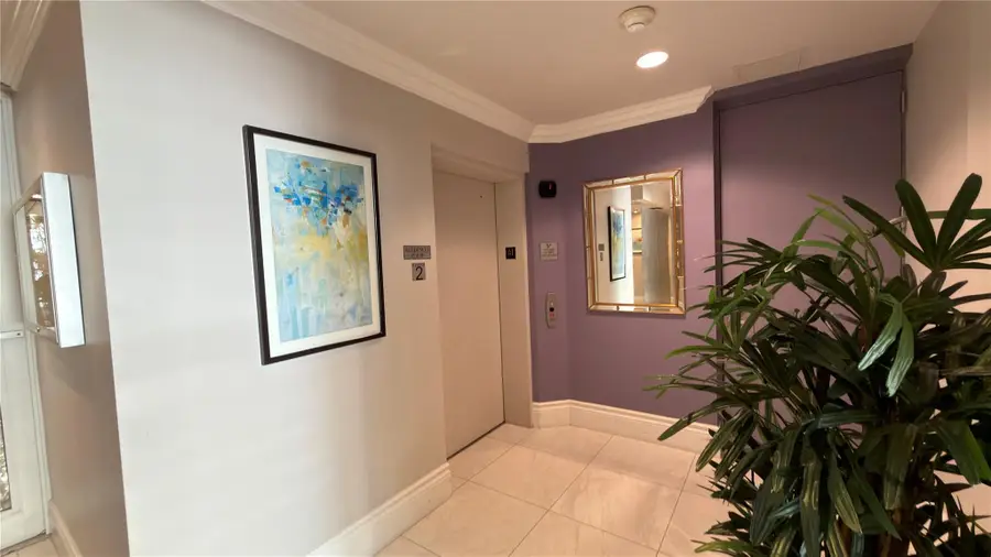 642 Valencia #305, Coral Gables, FL 33134 - Image #2