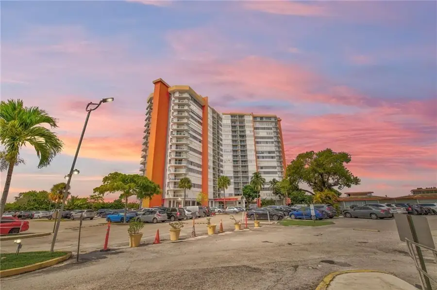 1301 NE Miami Gardens Dr #1721W, Miami, FL 33179 - Image #2