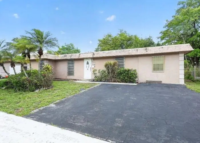 7802 NW 69th Terrace, Tamarac, FL 33321 - #2