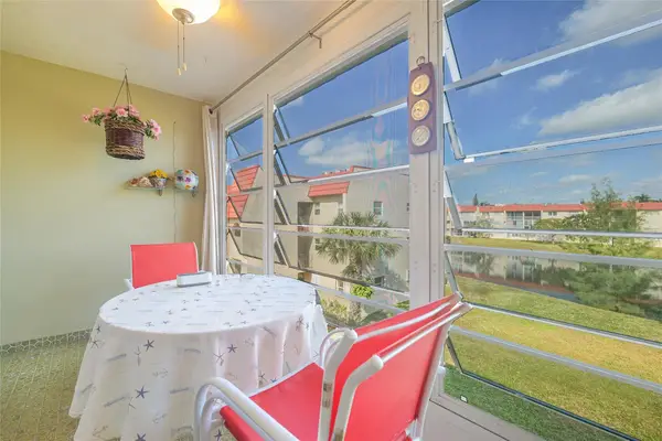 3051 Sunrise Lakes Dr #302, Fort Lauderdale, FL 33322