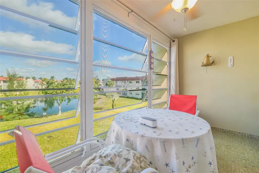 3051 Sunrise Lakes Dr #302, Fort Lauderdale, FL 33322 - Image #2