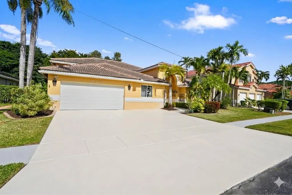 19775 NW 10th St, Pembroke Pines, FL 33029 - Image #1