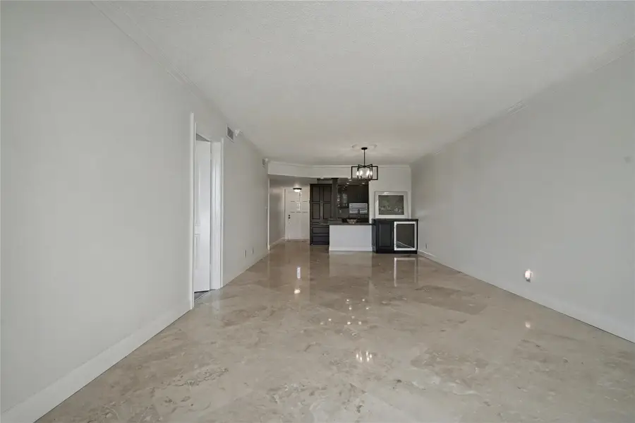 9320 S Hollybrook Lake Dr #103, Pembroke Pines, FL 33025 - Image #2