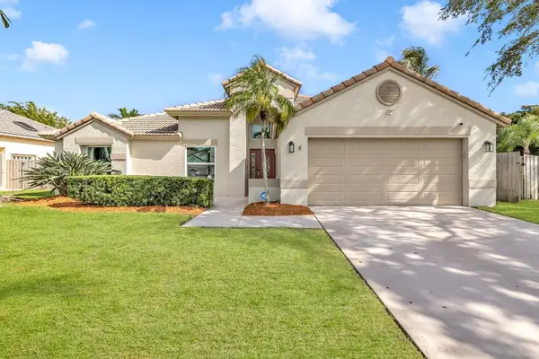 24 Dogwood Cir, Boynton Beach, FL 33436