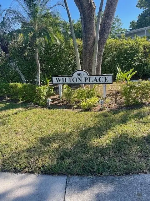 900 NE 26 Street #15, Wilton Manors, FL 33305