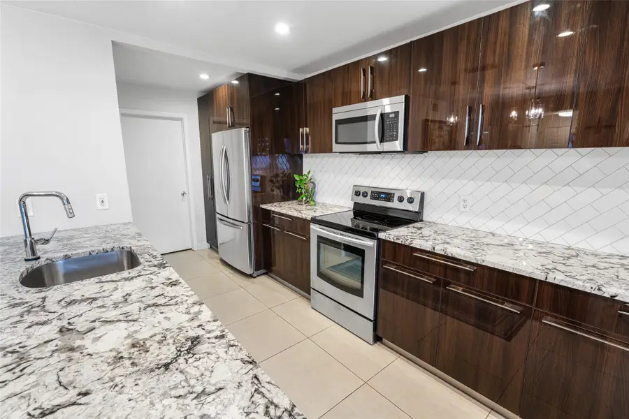 3056 Deer Creek Lake Shore Dr #3056, Deerfield Beach, FL 33442 - Image #3