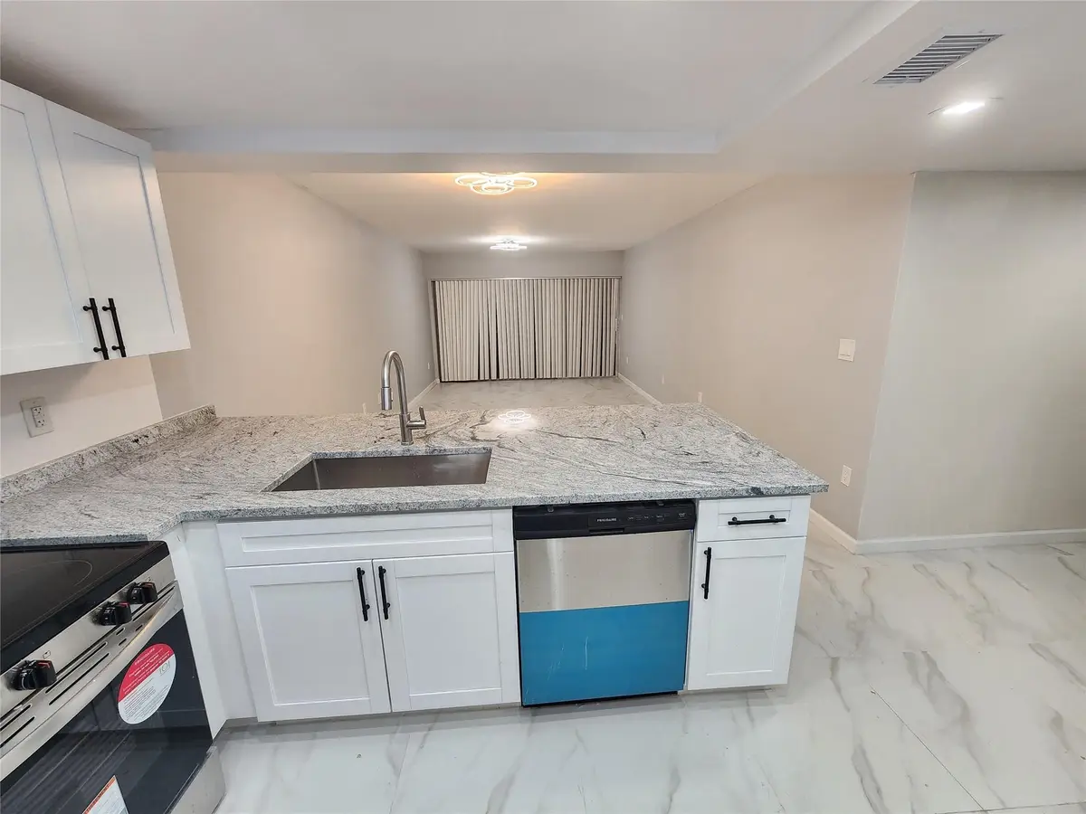 485 N Pine Island Rd #204, Fort Lauderdale, FL 33324 - Image #1