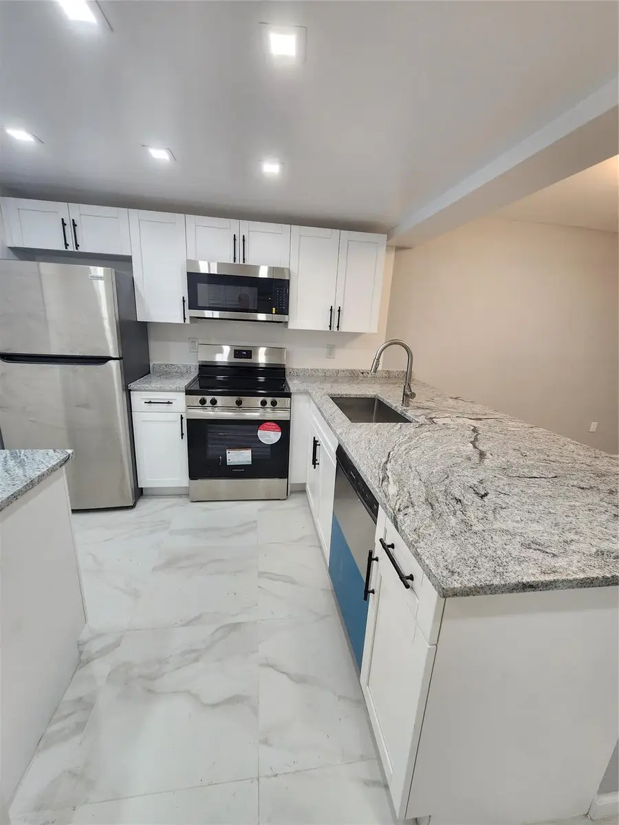 485 N Pine Island Rd #204, Fort Lauderdale, FL 33324 - Image #2