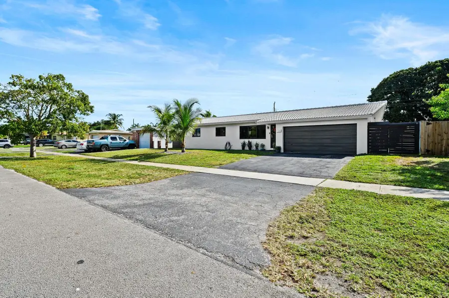4314 Roosevelt St, Hollywood, FL 33021 - Image #2