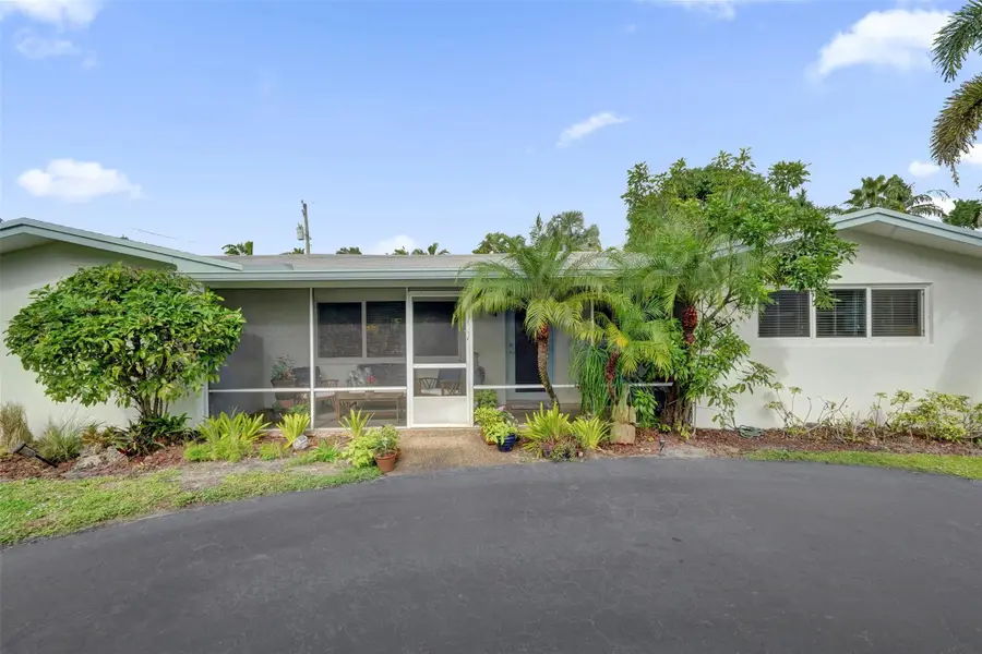1701 NE 27th Dr, Wilton Manors, FL 33334 - Image #2
