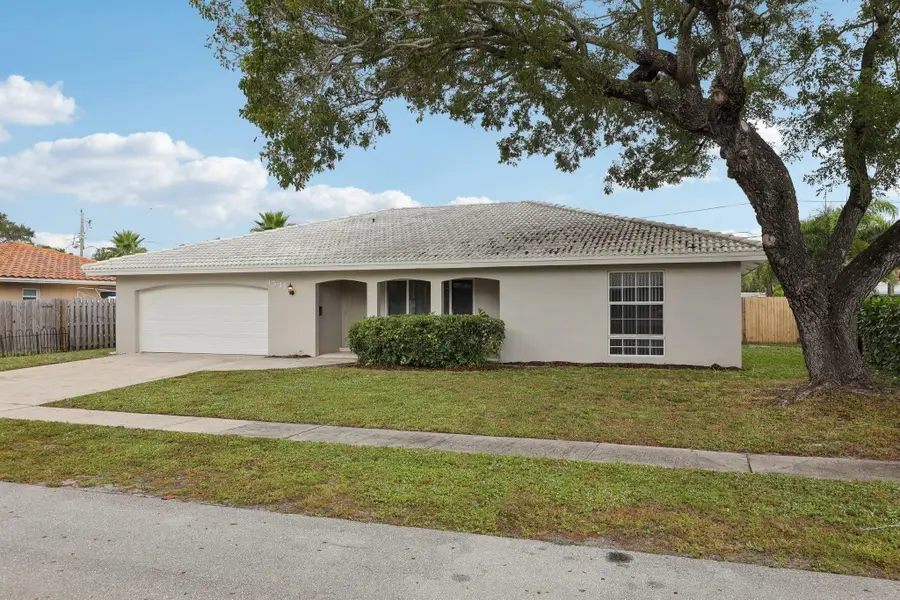 1541 NW 9th St, Boca Raton, FL 33486 - Image #2