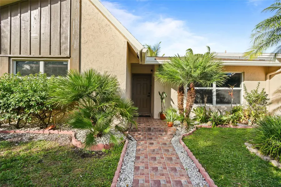 417 SE 4th St, Dania Beach, FL 33004 - Image #3