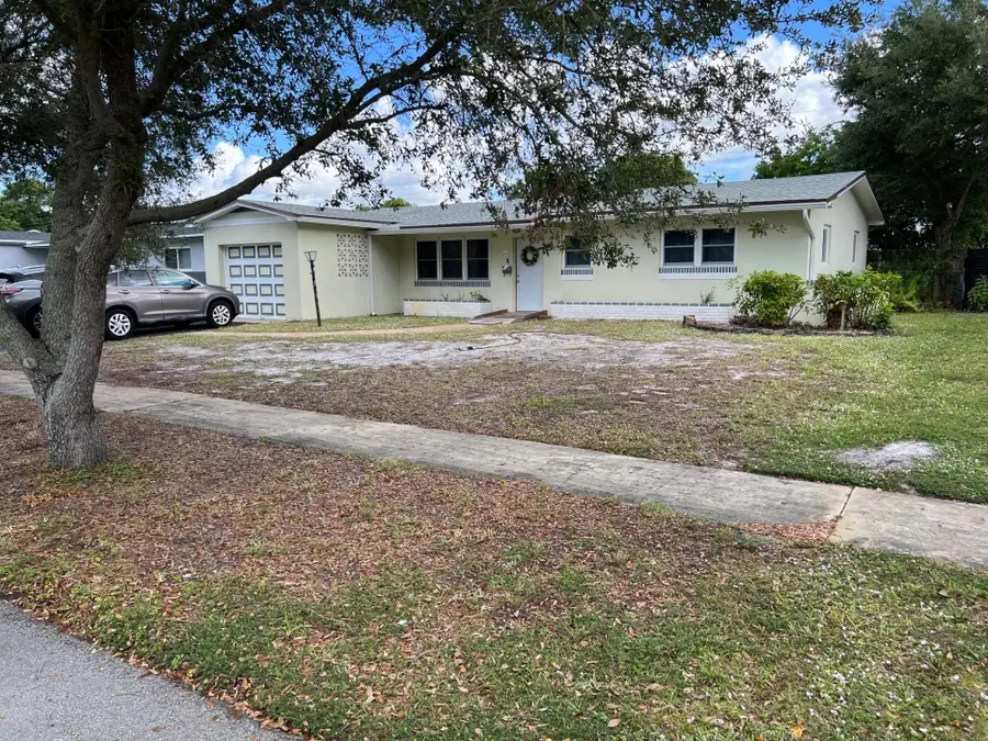 731 SW 71st Ter, Pembroke Pines, FL 33023 - Image #2