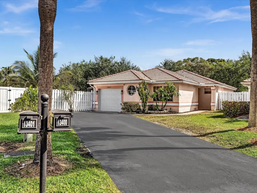 13400 NW 5th Ct, Plantation, FL 33325 - Image #3