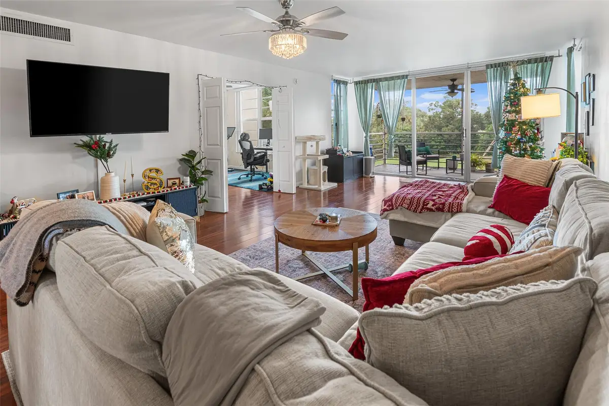 3930 Oaks Clubhouse Dr #304, Pompano Beach, FL 33069 - Image #1