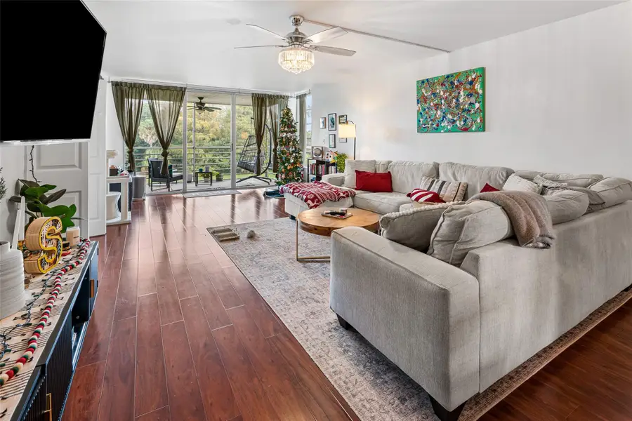 3930 Oaks Clubhouse Dr #304, Pompano Beach, FL 33069 - Image #2