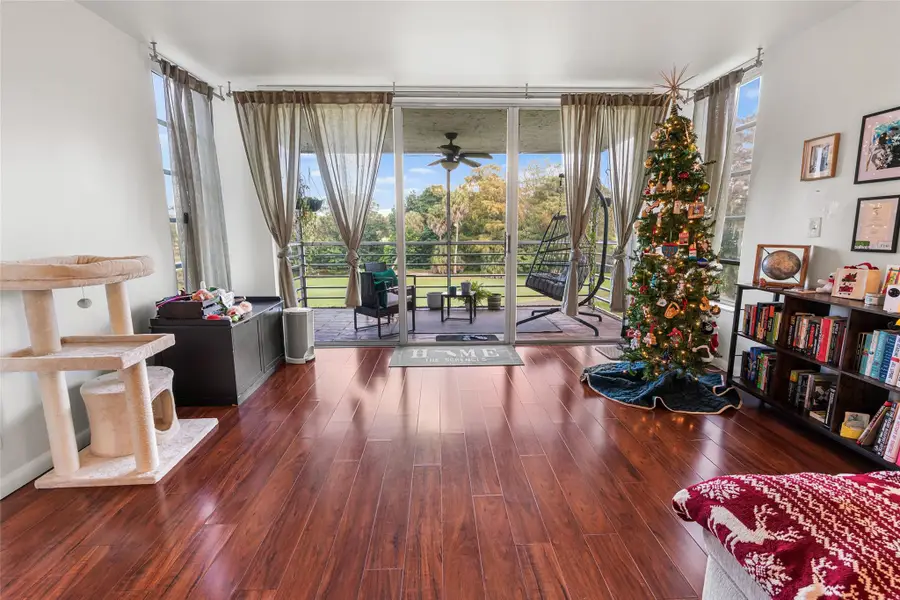 3930 Oaks Clubhouse Dr #304, Pompano Beach, FL 33069 - Image #3