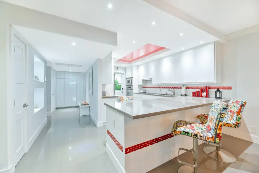 2950 N Palm Aire Dr #401, Pompano Beach, FL 33069 - Image #3