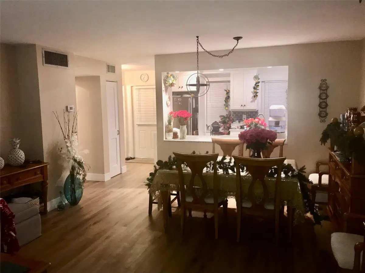 200 NE 14th Ave #521, Hallandale Beach, FL 33009 - Image #1