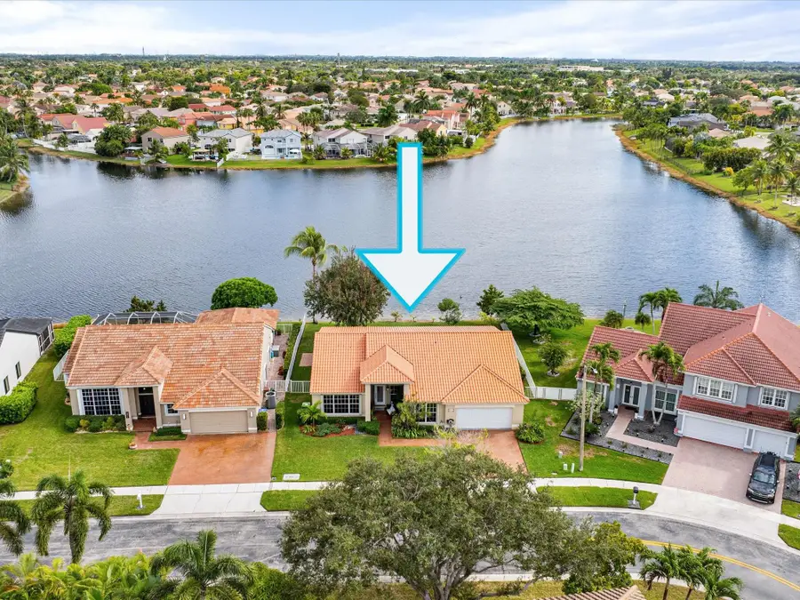 1011 NW 193rd Ave, Pembroke Pines, FL 33029 - Image #2