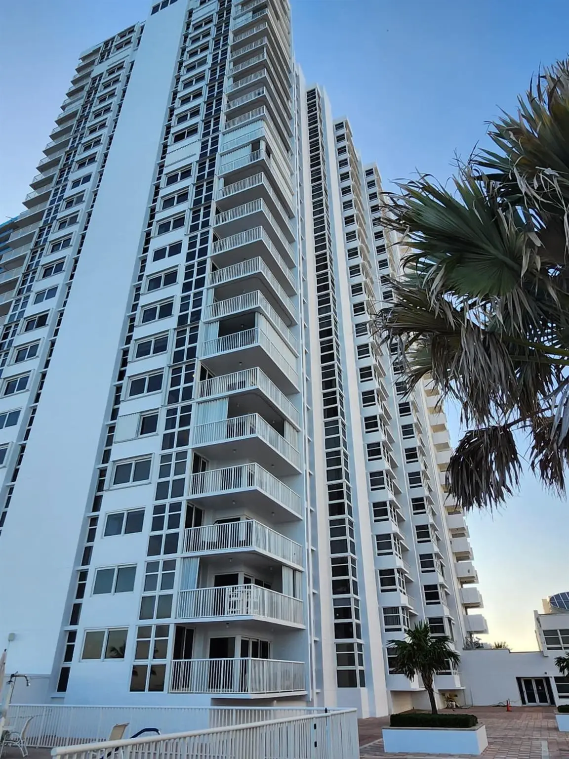 1370 S Ocean Blvd #905, Pompano Beach, FL 33062 - Image #1