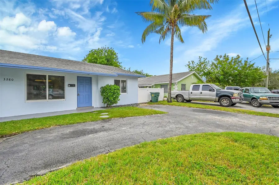3280 NE 15th Ave, Oakland Park, FL 33334 - Image #2