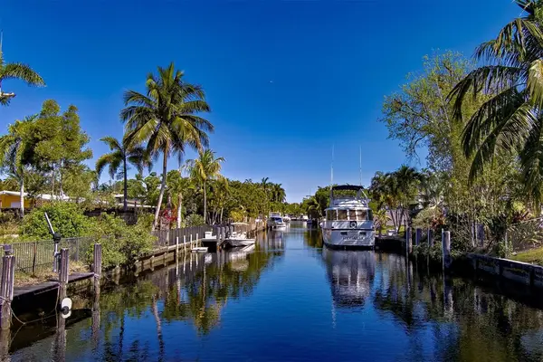 2555 Nassau Lane, Fort Lauderdale, FL 33312