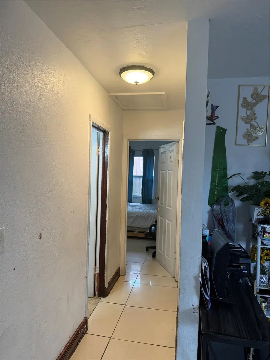 1028 NW 24th St, Miami, FL 33127 - Image #2