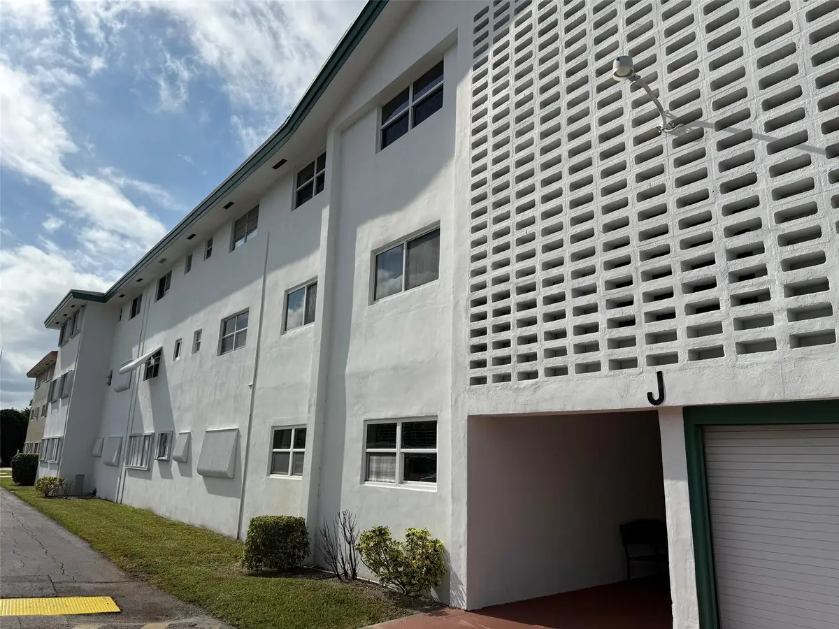 5300 Washington St #118, Hollywood, FL 33021 - Image #1