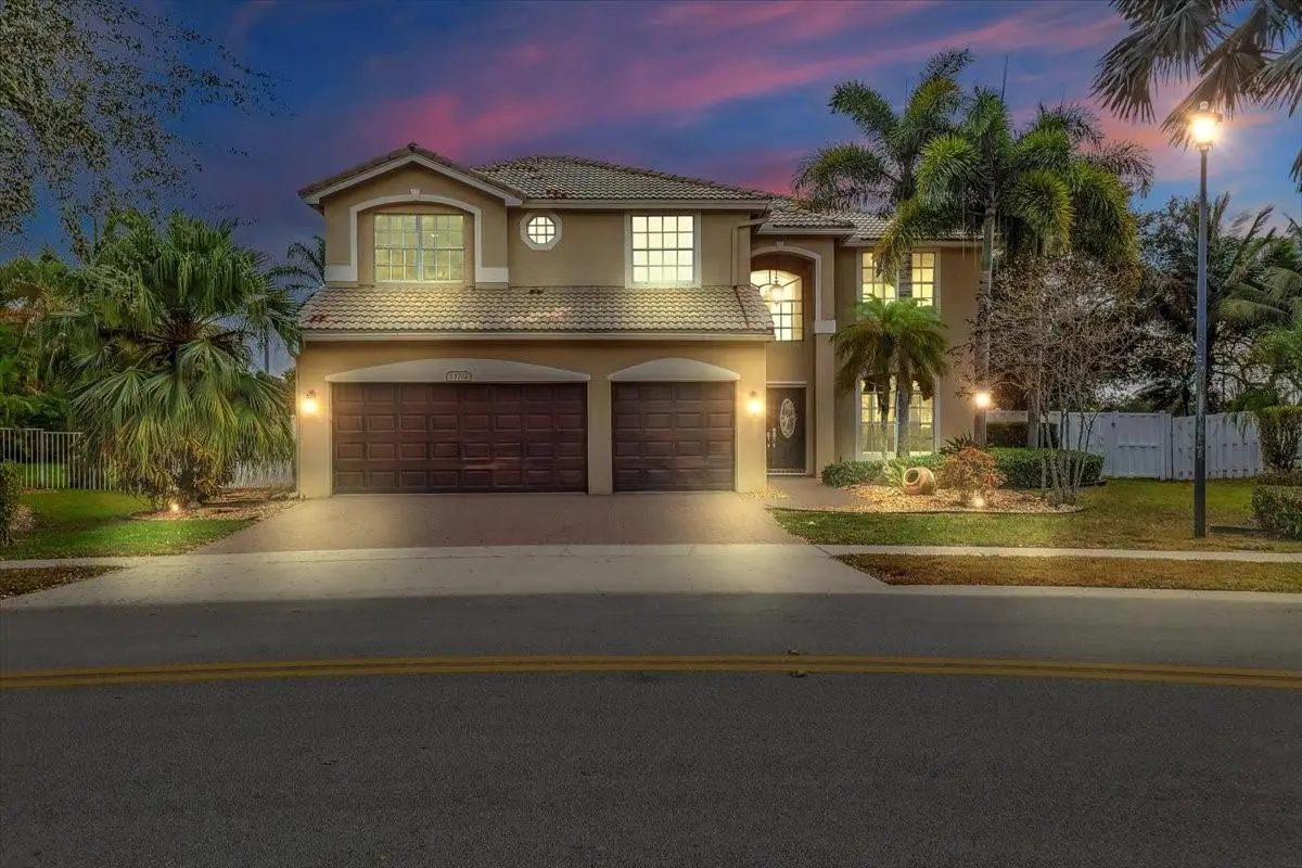 13702 NW 10th Ct, Pembroke Pines, FL 33028 - Image #1