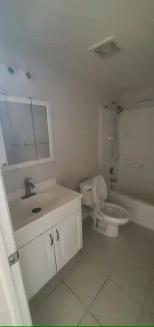 1501 Crescent Cir #E-46, Lake Park, FL 33403 - Image #3