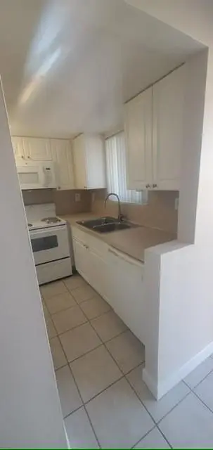 1501 Crescent #B14, Lake Park, FL 33403 - Image #3