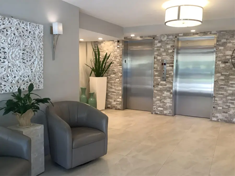 575 Oaks Ln #608, Pompano Beach, FL 33069 - Image #2