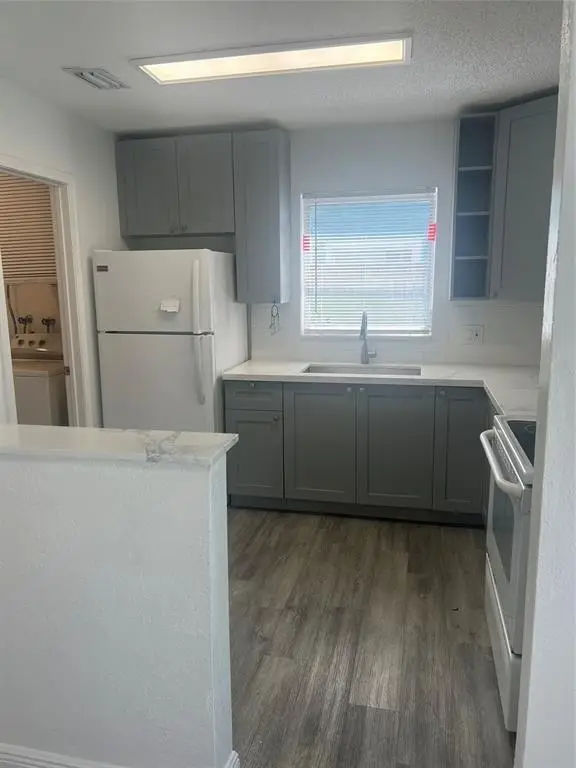 560 SW 14th St, Deerfield Beach, FL 33441 - Image #3