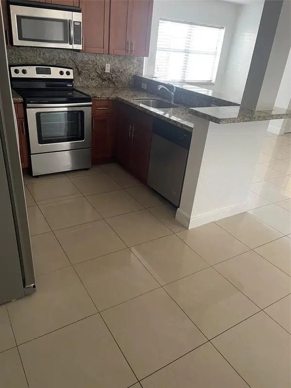 3611 NE 15th Ave, Pompano Beach, FL 33064