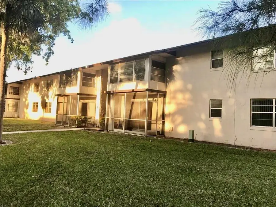 470 N Laurel Dr #4, Margate, FL 33063 - Image #2